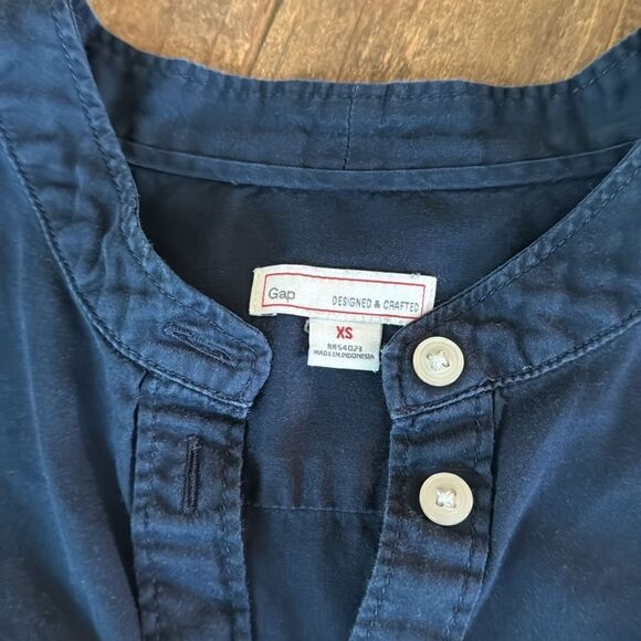 Gap button down shirt, long sleeve, navy, blue, classic, fall, size xs - Picture 3 of 4